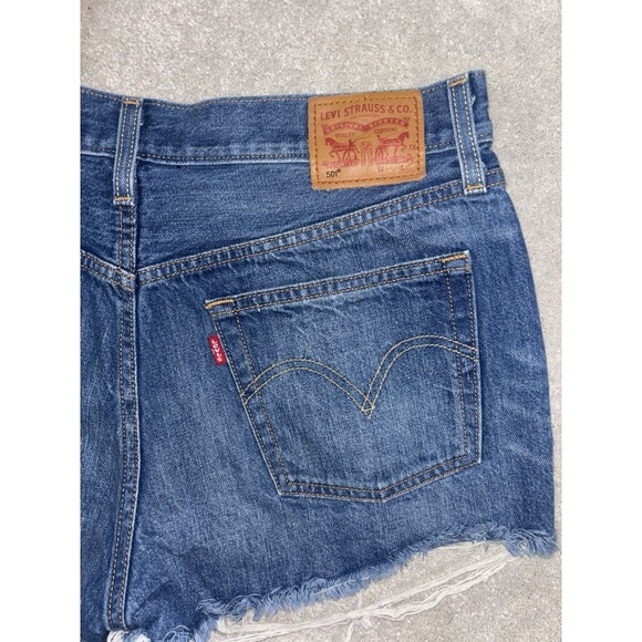 Levis Shorts Womens 31 501 Button Fly Cut‎ Off Distressed Denim Shortie - Picture 3 of 10